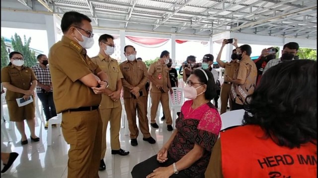 Vaksinasi Booster Tokoh Agama Bitung