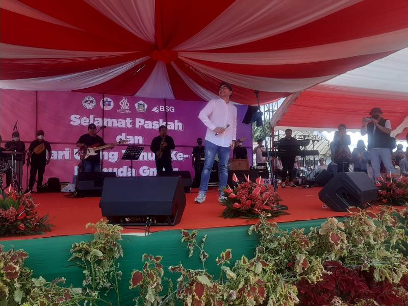 Sammy Simorangkir Selebrasi Paskah Pemuda GMIM di Tomohon
