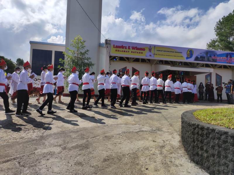 Krisma Paroki MRD Tomohon