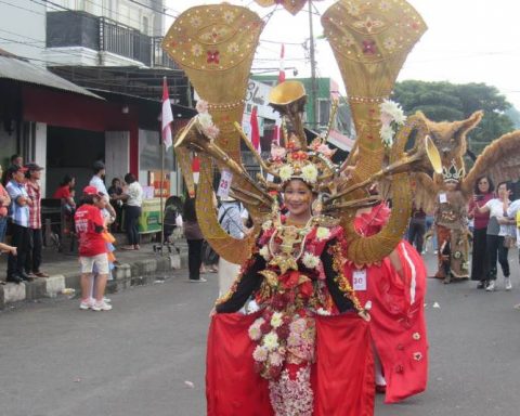 Felisitas Rumengan Tomohon Flower Carnival