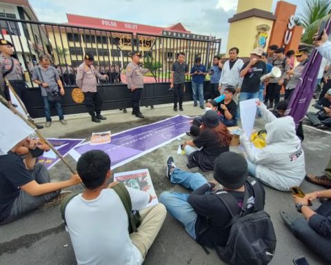 Demonstrasi AJI Manado
