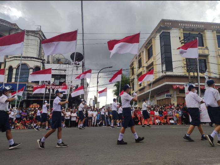 Pawai Hardiknas Tomohon