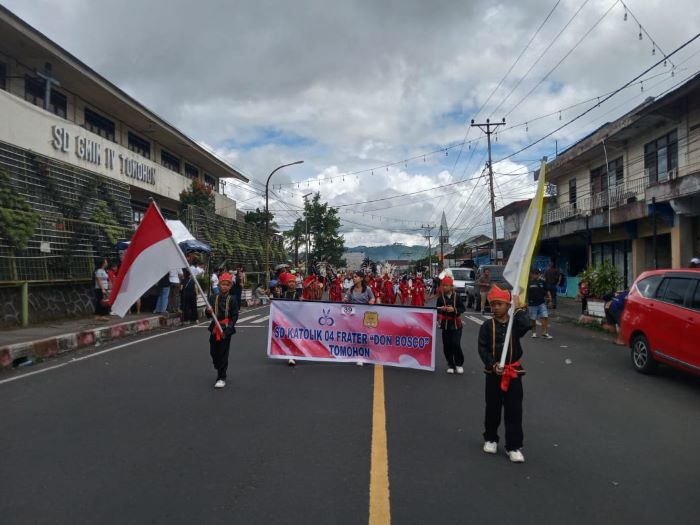 Pawai Hardiknas Tomohon