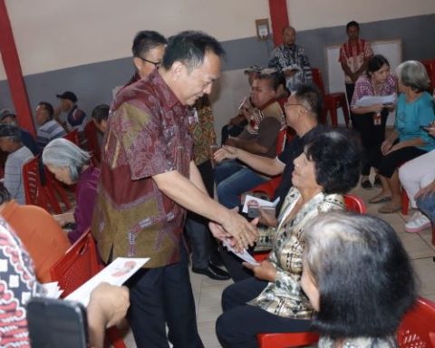 bansos lansia tomohon